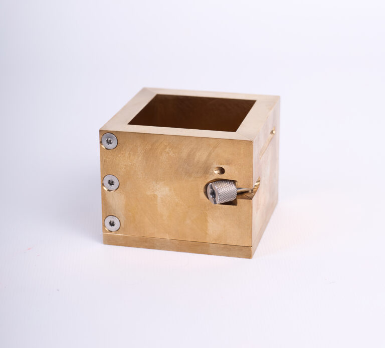 Рабочая зона формования кубического образца (2″ х 2″ х 2″)  ZYS-0522